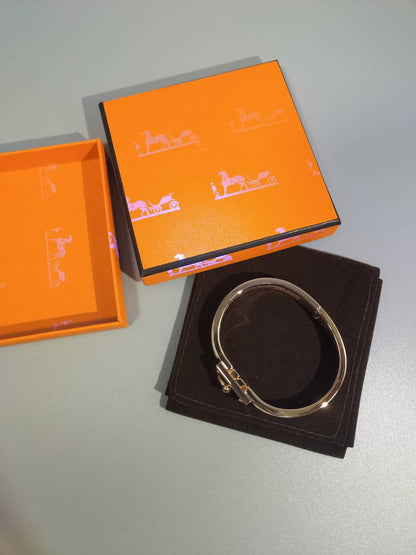 [⭐JeweliWhal]H ORANGE BRACELET