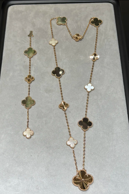 [⭐JeweliWhal]DETACHABLE CLOVER 15(11+4) FLOWER SILVER NECKLACE SET