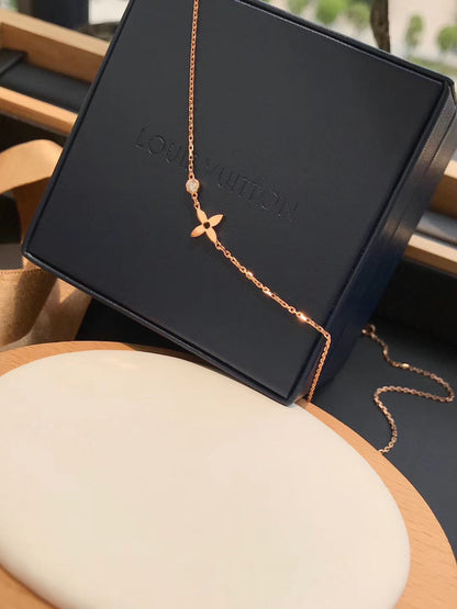 [⭐JeweliWhal]BLOSSOM PENDANT PINK GOLD AND DIAMOND