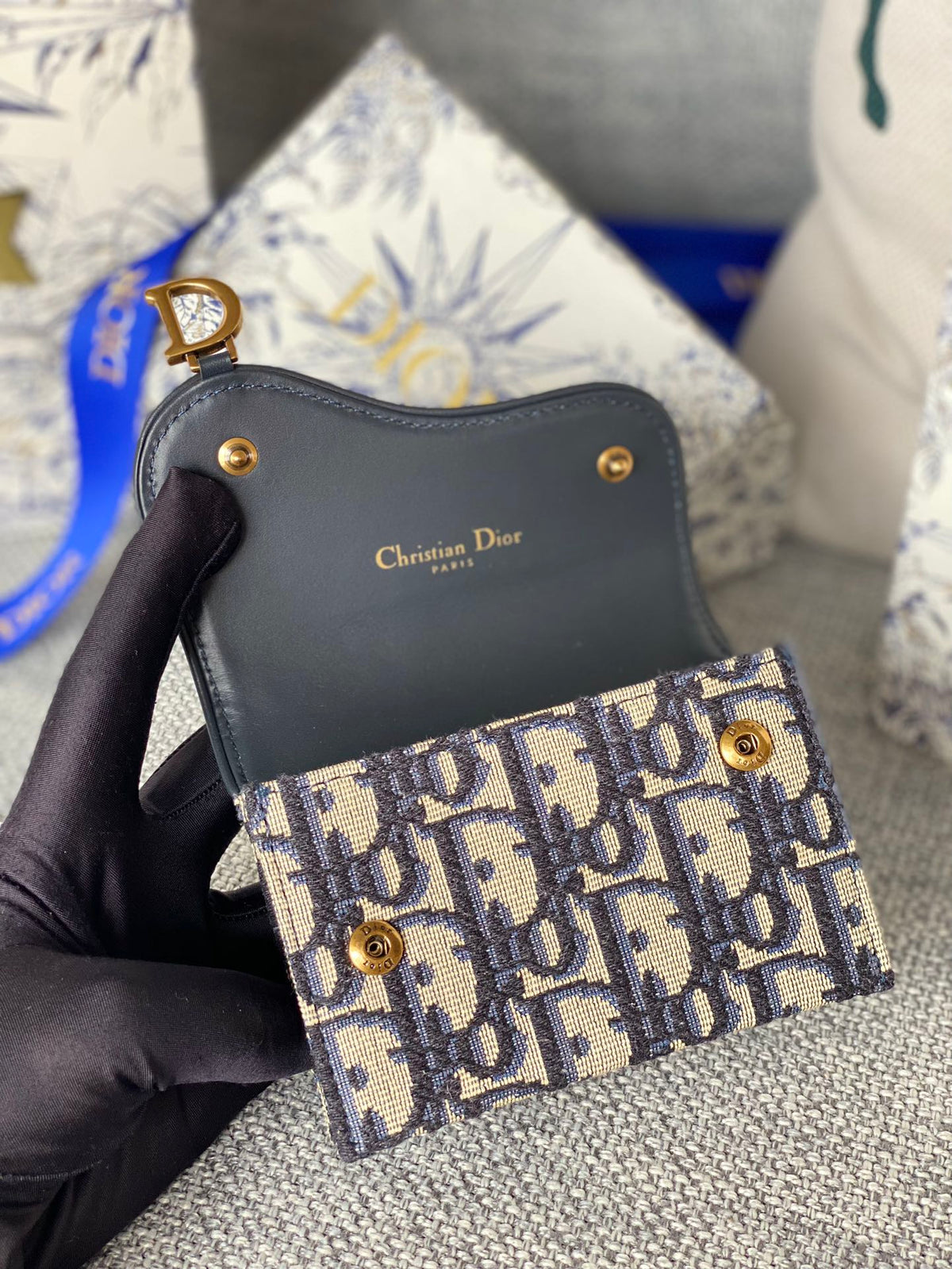 SADDLE LOTUS WALLET 11 IN BLACK MONOGRAM OBLIQUE JACQUARD